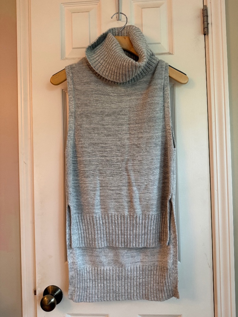 Banana Republic sleeveless turtleneck sweater